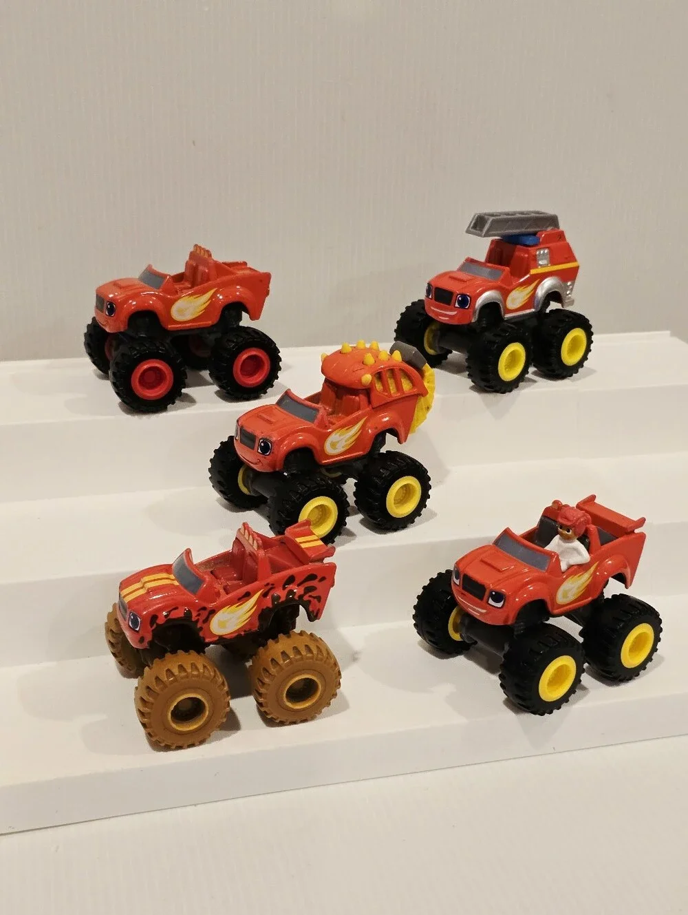 Blaze and the Monster Machines Diecast Blaze Truck Set